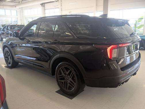 Agate Black Metallic 2026 Ford Explorer ST