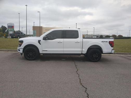Oxford White 2024 Ford F-150 XLT
