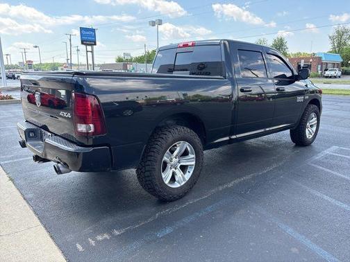 Brilliant Black Crystal Pearlcoat 2017 RAM 1500 Sport