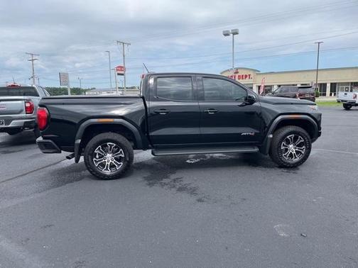 2024 GMC Canyon AT4