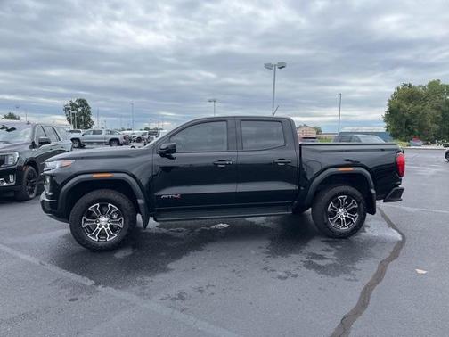 2024 GMC Canyon AT4