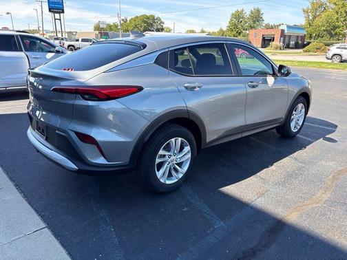 Moonstone Gray Metallic 2026 Buick Envista Preferred