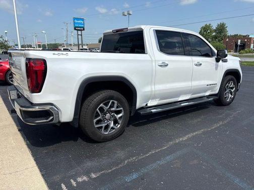 White Frost Tri-Coat 2022 GMC Sierra 1500 SLT