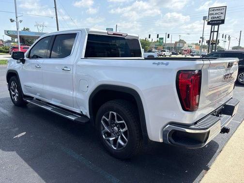 White Frost Tri-Coat 2022 GMC Sierra 1500 SLT