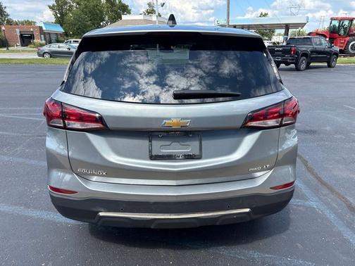 Sterling Gray Metallic 2024 Chevrolet Equinox LT
