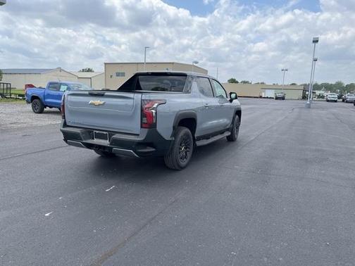 2025 Chevrolet Silverado EV LT