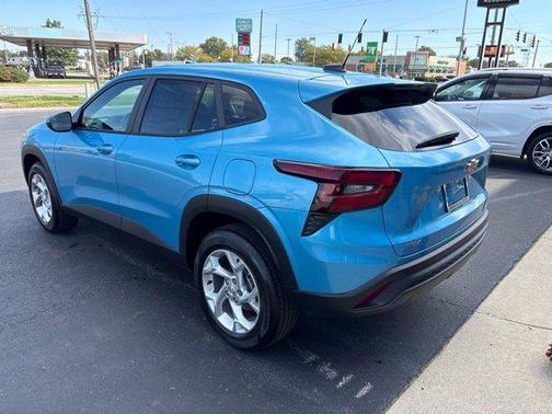 Marina Blue Metallic 2026 Chevrolet Trax LS