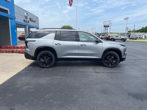 2025 Chevrolet Traverse RS