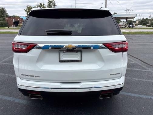 Summit White 2019 Chevrolet Traverse Premier