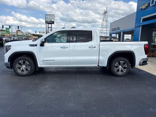 Summit White 2025 GMC Sierra 1500 SLT