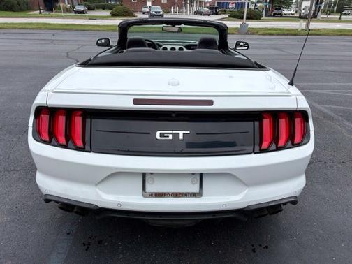 Oxford White 2019 Ford Mustang GT Premium
