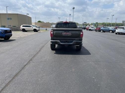 2025 GMC Canyon AT4
