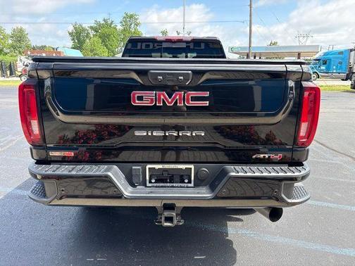 Onyx Black 2023 GMC Sierra 2500 AT4