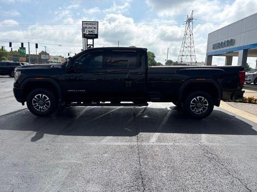 Onyx Black 2023 GMC Sierra 2500 AT4