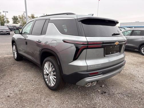 Sterling Gray Metallic 2027 Chevrolet Traverse LT