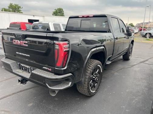2024 GMC Sierra 2500 AT4