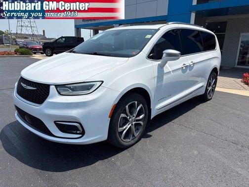 Bright White Clearcoat 2021 Chrysler Pacifica Pinnacle