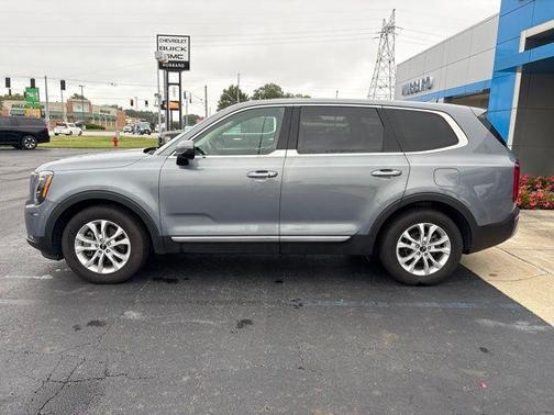 Everlasting Silver 2020 Kia Telluride LX