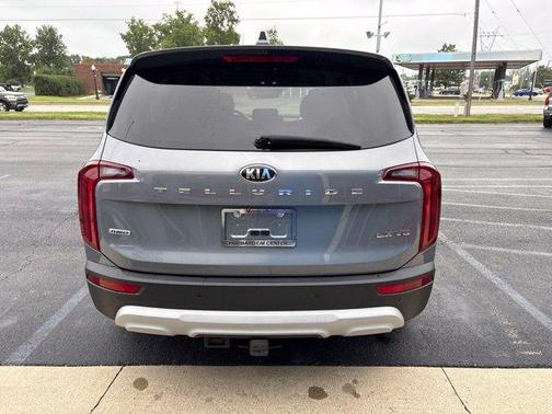 Everlasting Silver 2020 Kia Telluride LX