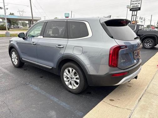Everlasting Silver 2020 Kia Telluride LX
