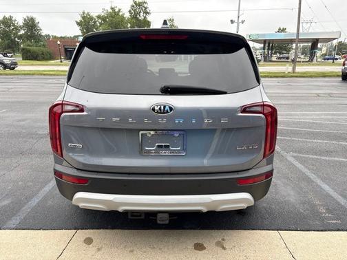 Everlasting Silver 2020 Kia Telluride LX