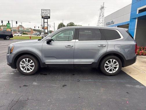 Everlasting Silver 2020 Kia Telluride LX