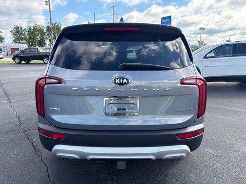 Everlasting Silver 2020 Kia Telluride LX