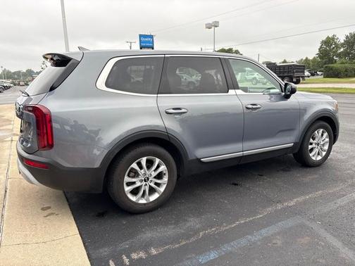 Everlasting Silver 2020 Kia Telluride LX