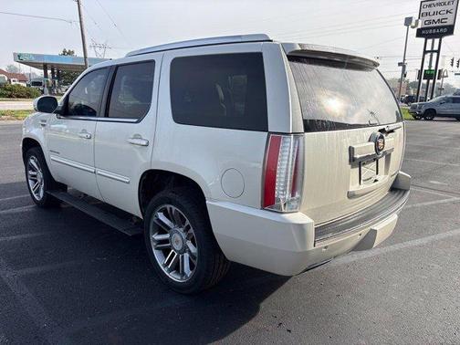 White Diamond Tri-Coat 2014 Cadillac Escalade Premium