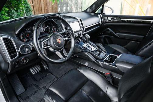 Carrara White Metallic 2015 Porsche Cayenne Cayenne