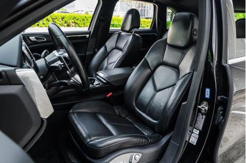 2015 Porsche Cayenne Cayenne