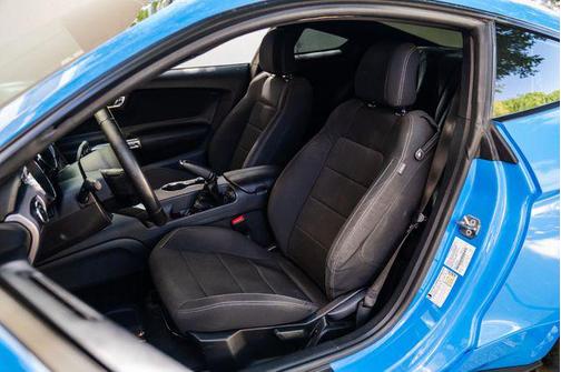 2017 Ford Mustang V6