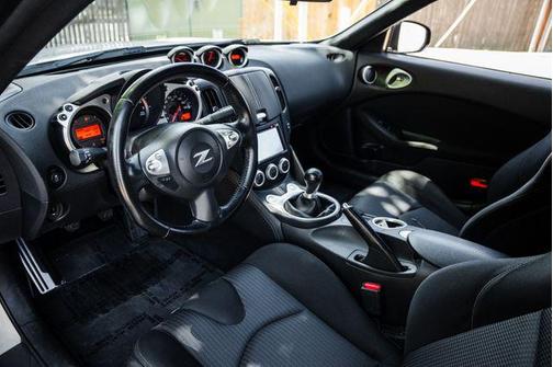 Pearl White 2013 Nissan 370Z Base