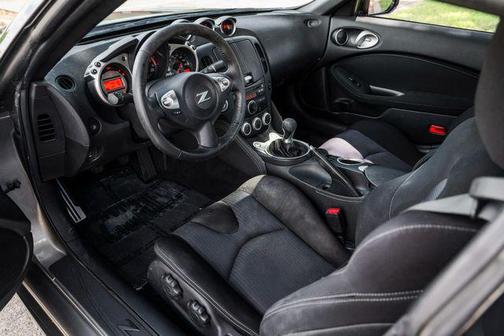 2009 Nissan 370Z Base
