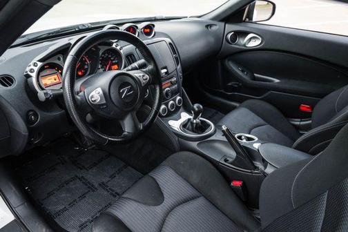 2011 Nissan 370Z Base