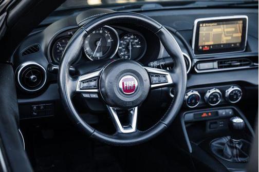 2017 FIAT 124 Spider Base