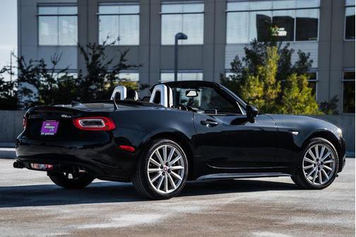 2017 FIAT 124 Spider Base