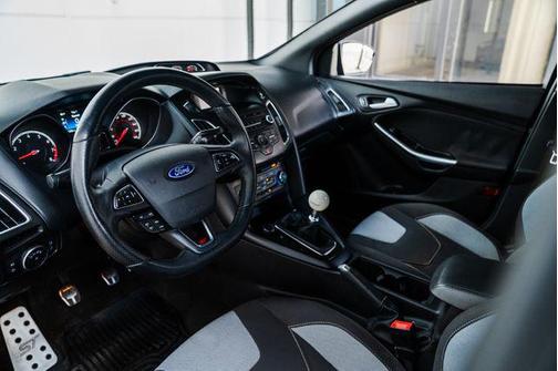 2018 Ford Focus ST 