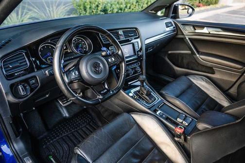 2015 Volkswagen Golf R 4-Door w/DCC & Navigation