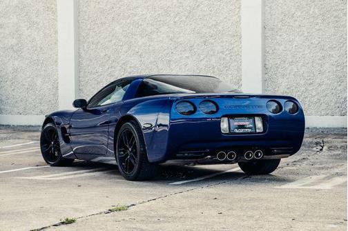 2004 Chevrolet Corvette Base