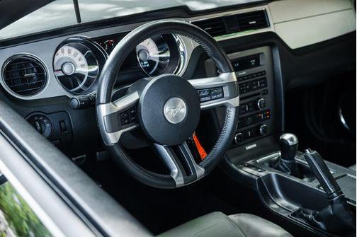 2012 Ford Mustang V6 Premium