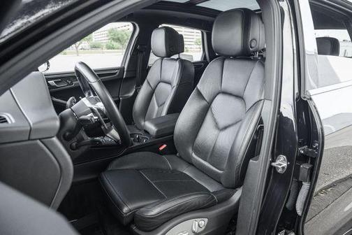 2017 Porsche Macan Base