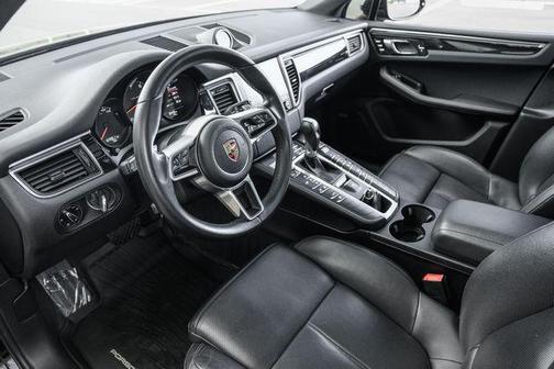 2017 Porsche Macan Base