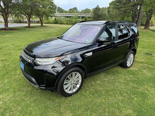 Black 2017 Land Rover Discovery HSE
