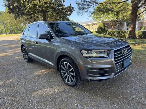 Graphite Gray Metallic 2017 Audi Q7 3.0T Premium