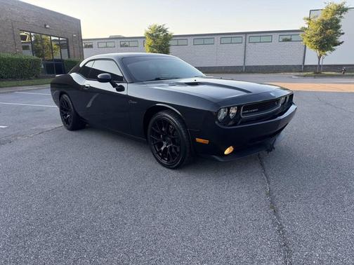 Brilliant Black Crystal Pearlcoat 2010 Dodge Challenger R/T