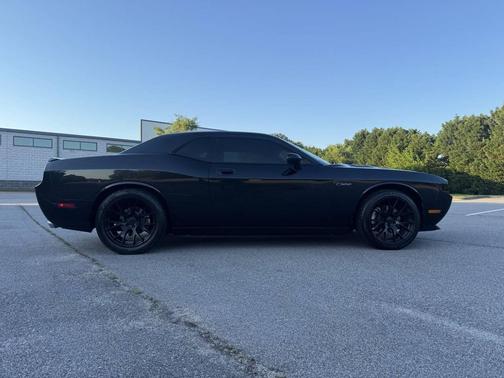 Brilliant Black Crystal Pearlcoat 2010 Dodge Challenger R/T