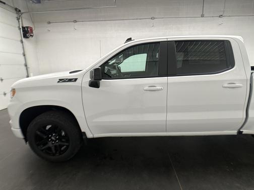 Summit White 2026 Chevrolet Silverado 1500 RST