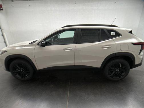 White Sands 2026 Chevrolet Trax FWD ACTIV