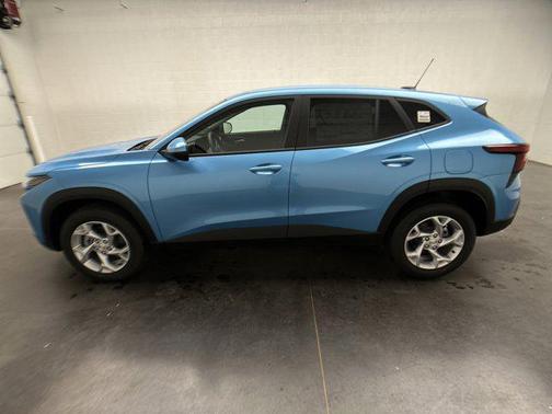 Marina Blue Metallic 2026 Chevrolet Trax LS